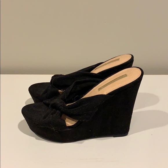 NWOT black suede platform shoes - Picture 1 of 4